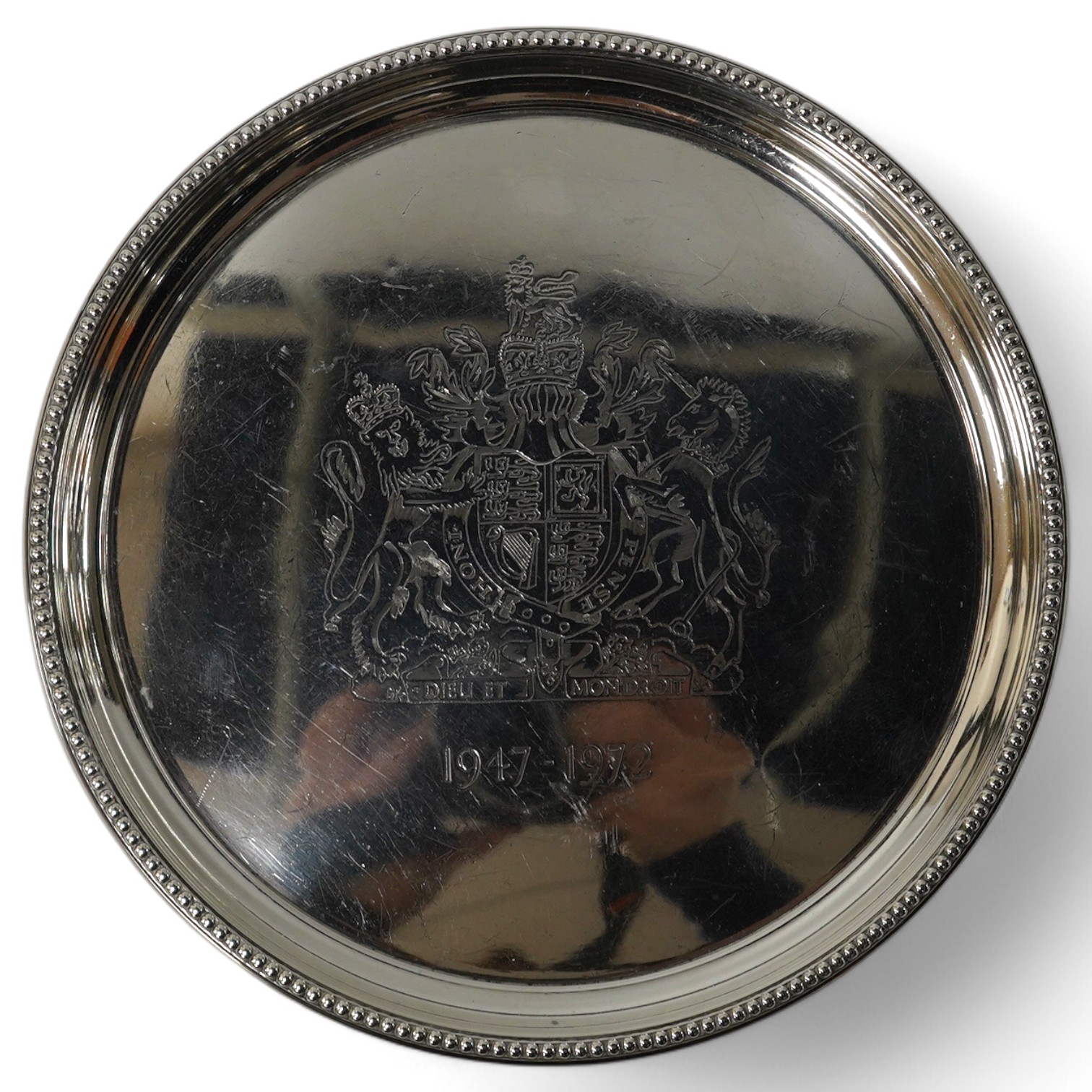 A modern circular silver salver, Historical Heirlooms Ltd, Birmingham, 1972, 20.2cm, with engraved inscription, 9.8oz.